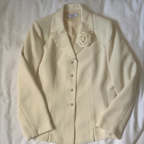 COPY - Cream maxi skirt suit rosette brooch satin notch collar nonwrinkling EUC - Picture 2 of 11